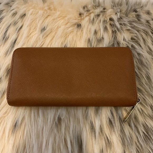 Michael Kors Wallet - Picture 2 of 4